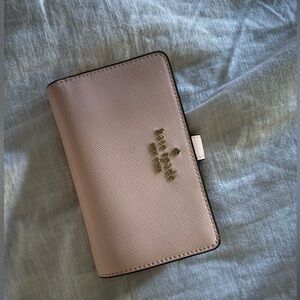 Kate spade wallet 🩷 SOLD